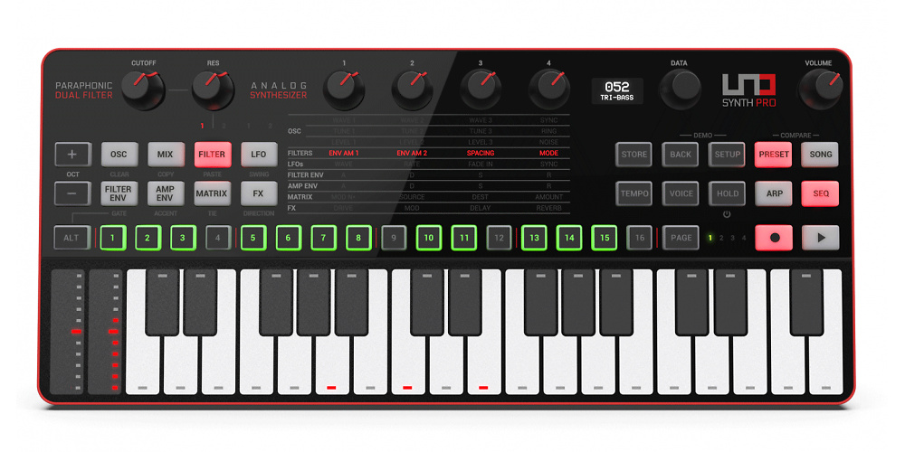 IK Multimedia UNO SYNTH PRO Desktop standard 